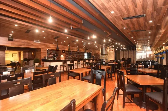 Restaurante En La Mejor Zona De La Ciudad, Entre Naco Y Piantini 