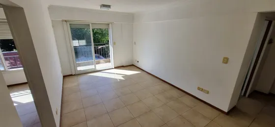 Departamento 2 Amb. En Alquiler En Castelar Norte