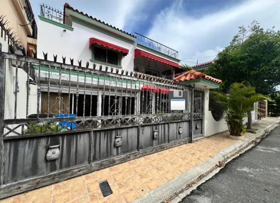 Vendo Amplia Casa En Residencial Mirador Del Este