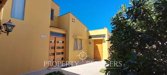 Venta Hermosa Casa 2 Pisos Sector Lomas Huasi
