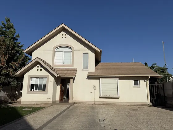 Amplia Casa 4 Dormitorios En Buin, Alto Sacramento