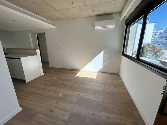 Alquiler De Apartamento En Av.gral Rivera Con 2 Dormitorios En Pocitos