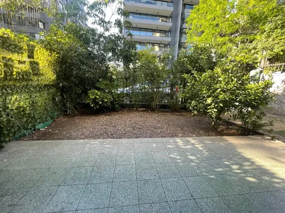 Depto Con Jardín En Primer Piso I Estacionamiento Y Bodega