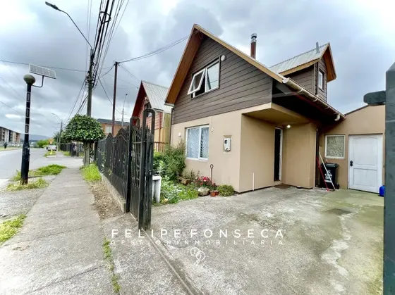 Casa En Villa Las Tranqueras, Frente A Alcántara