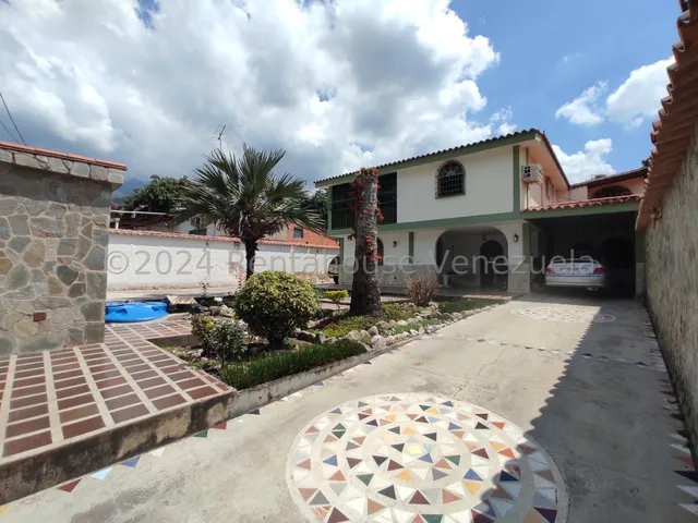 Casa En Venta Ubicada En El Limon Maracay, Fvina 25-15604