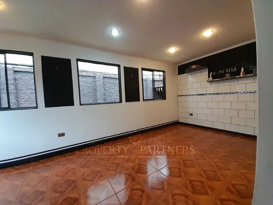 Amplia Casa Excelente Ubicacion Ideal Comercial