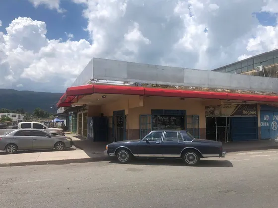 251327 Centro Comercial Santa Ana Ii Naguanagua Av Universidad 2.158 Mts2 Terreno Fp