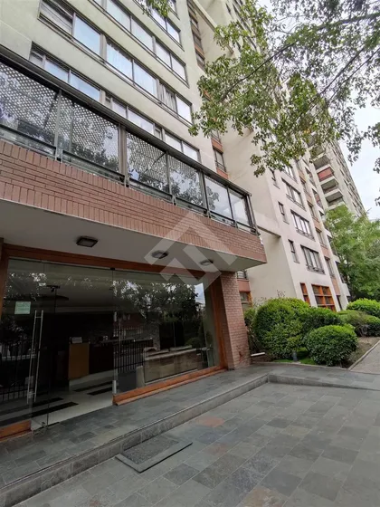 Departamento En Venta De 3 Dorm. En Macul