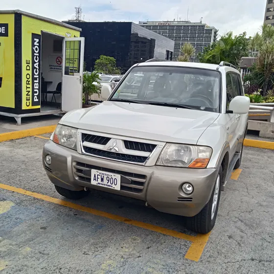 Mitsubishi Montero Automática