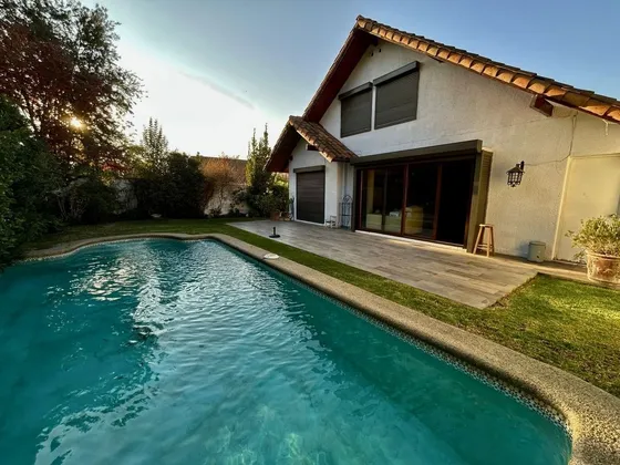 Amplia Y Luminosa Casa En Arriendo En San Carlos