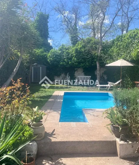 Casa En Venta De 4 Dorm. En Cerrillos