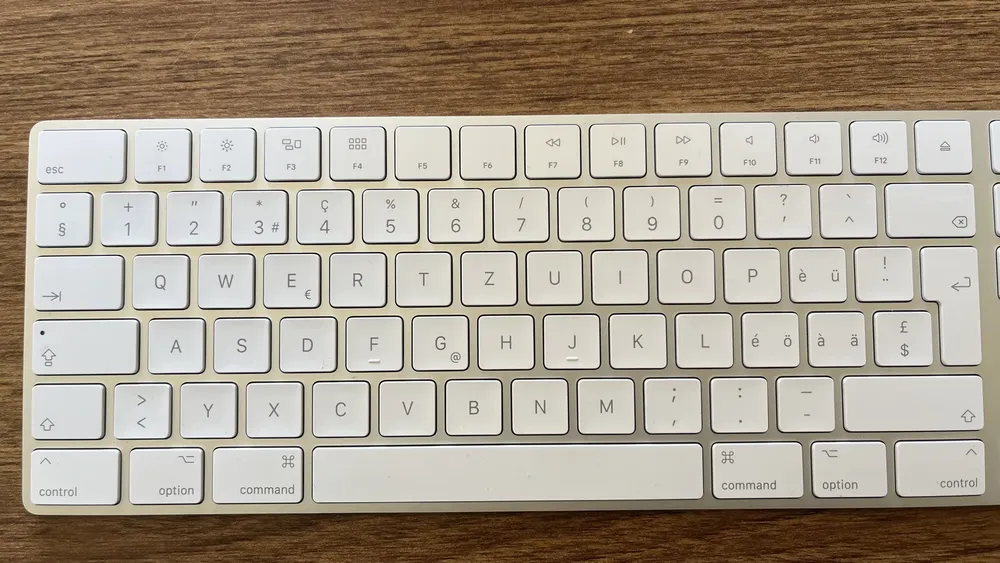 Teclado Inalámbrico Apple Magic Keyboard Numérico Italiano