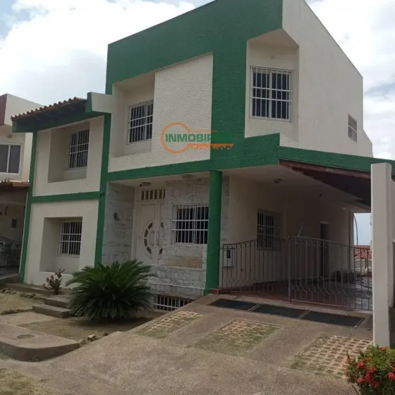 Inmobipiña Alquila Y Vende Townhouse En Urb. Arivana, Resd. Agua Clara, Puerto Ordaz, Estado Bolivar, Cr