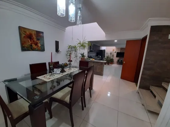 Se Vende Casa De Dos Pisos Más Terraza Las Américas Palmira Valle