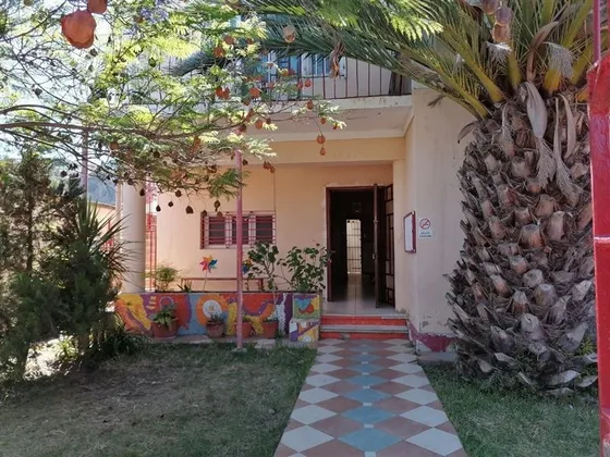 Casa Amplia 2 Piso Para Uso Comercial , 8 Dormitorios , 5 Ba