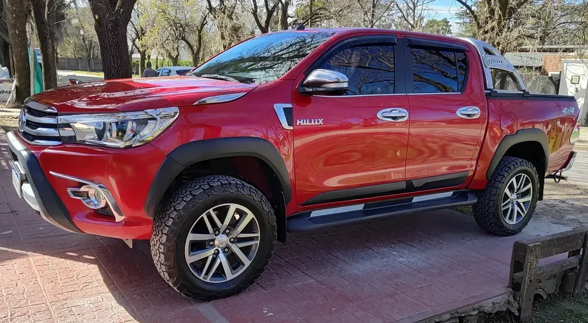 Toyota Hilux Pick-Up 2.8 Cd Srx 177cv 4x4