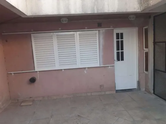 Venta Galpon (b° Santa Isabel) A 50 Mts De Av  Armada Argentina