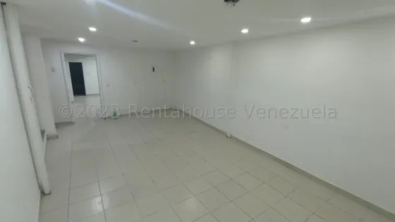 Maikelly Zabala Alquila, Económico Local Comercial Ubicado En Av Moran Barquisimeto, Flex: 25-21975, Tiene Excelente Ubicación, 90 Mt2, Mz