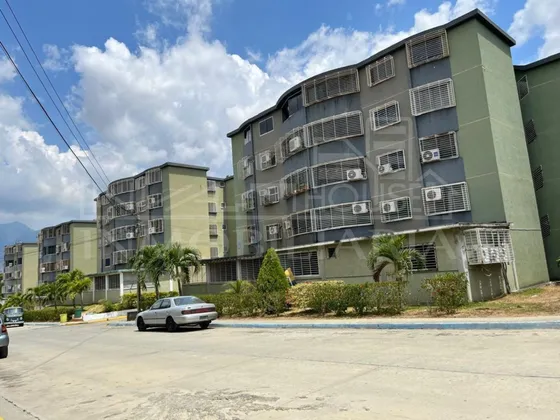 Apartamento En Venta En La Urbanización La Sabana Guatire - Estado Miranda
