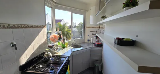 Excelente Departamento 3 Ambientes Con Balcón Y Cochera En Castelli Al 6400, Carapachay