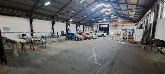 Jg Cod Flex 24-28543 Se Alquila Espacioso Galpon Comercial De 834 Mts En El Cementerio Negociable