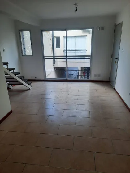 Oportunidad! Departamento 2 Ambientes En Duplex Con Cochera.