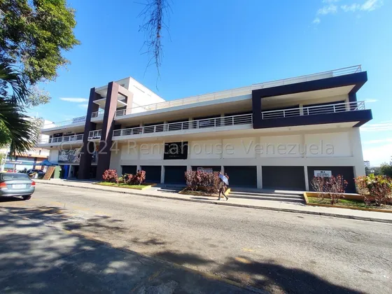 Execelente Local Comercial En Alquiler En La Mejor Zona De Maracay Alto Crecimiento Comercial Excelente Para Su Nuevo Negocio Nela 24-25181
