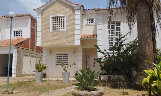 Fany Villamsil Vende Hermosa Casa En En Bosque De La Floresta, Santa Ana De Coro