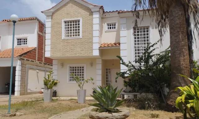 Fany Villamsil Vende Hermosa Casa En En Bosque De La Floresta, Santa Ana De Coro
