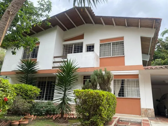 Casa En Cumbres De Curumo, Excelente Ubicacion Kh9