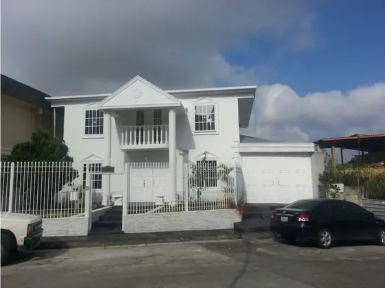 Vendo Casa 600m2 Parque El Retiro 3904