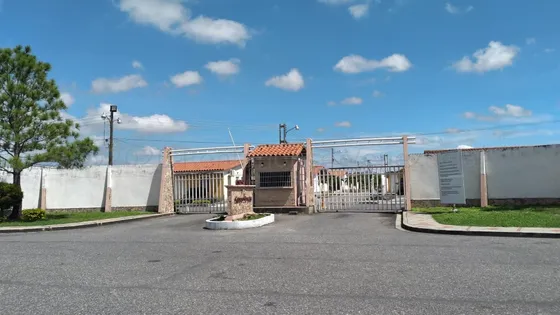 Casa En Venta Urb Llano Alto Araure - #21-7761 Jg Rah