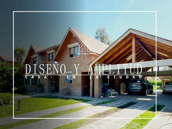 Casa De Muy Alto Estándar Inserto En Un Ecosistema Natural