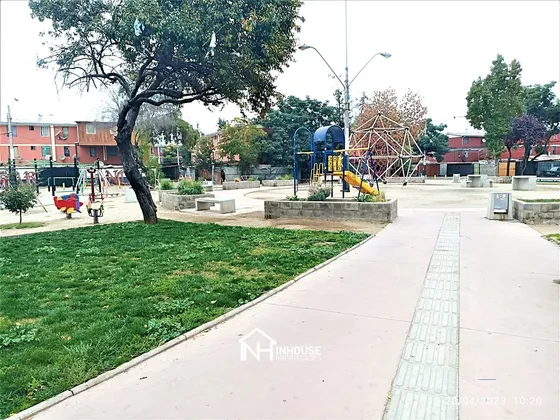 Departamento En Venta De 2 Dorm. En Maipú