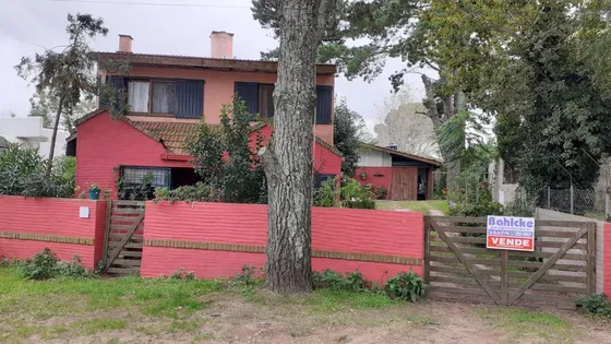 Venta Casa + Depto. La Carmencita