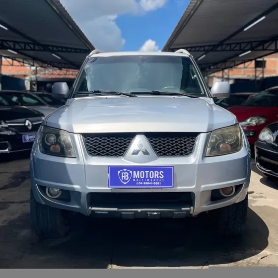 Mitsubishi Pajero Tr4 2.0 4x4 16v 140cv Flex 4p Automático