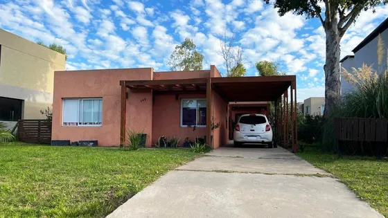 Casa En Venta 3 Ambientes En Álvarez Del Bosque, Moreno