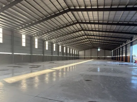 Nave Industrial A Estrenar