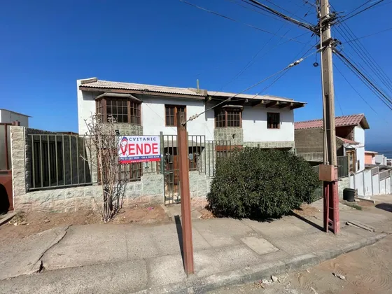 Casa 5 Dormitorios 4 Baños Con Estacionamientos Coviefi