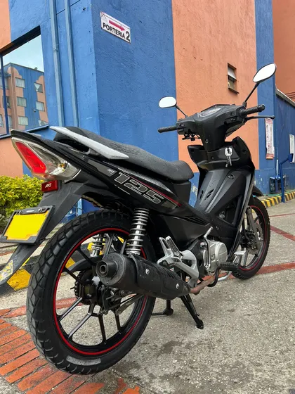 Moto Akt Flex 125 - Modelo 2018 - Color Negro - 28.000 Kms