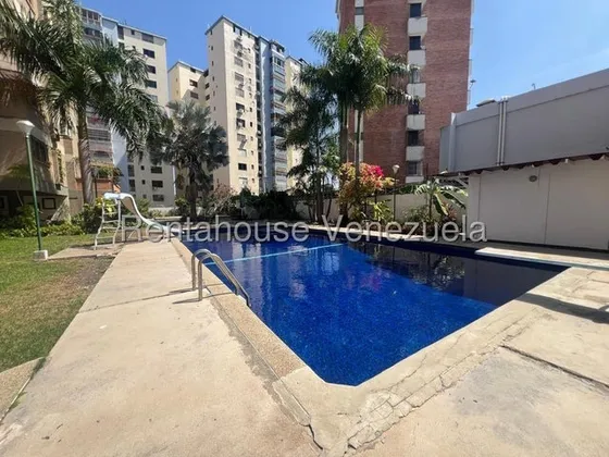 Erika Armeya Vende, Apartamento En La Avenida Lara De Barquisimeto. Flex: 25-18088
