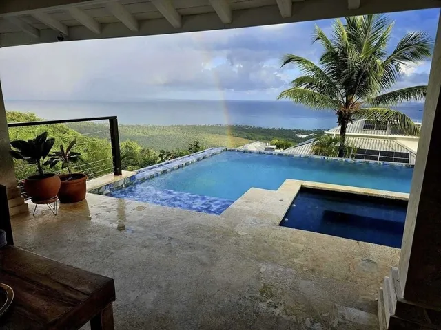 Se Vende Casa En Una Loma Con Espectacular Vista Al Mar, Las Terrenas