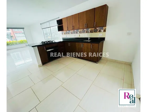 Arriendo Casa Esquinera Unifamiliar Cerca Al Centro Comercial Viva