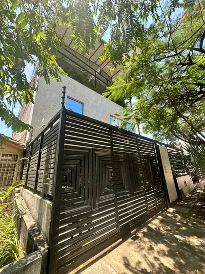 Venta Edificio De Tres Niveles Con 4 Aptos Y Terraza Cubierta - La Flora . Cali