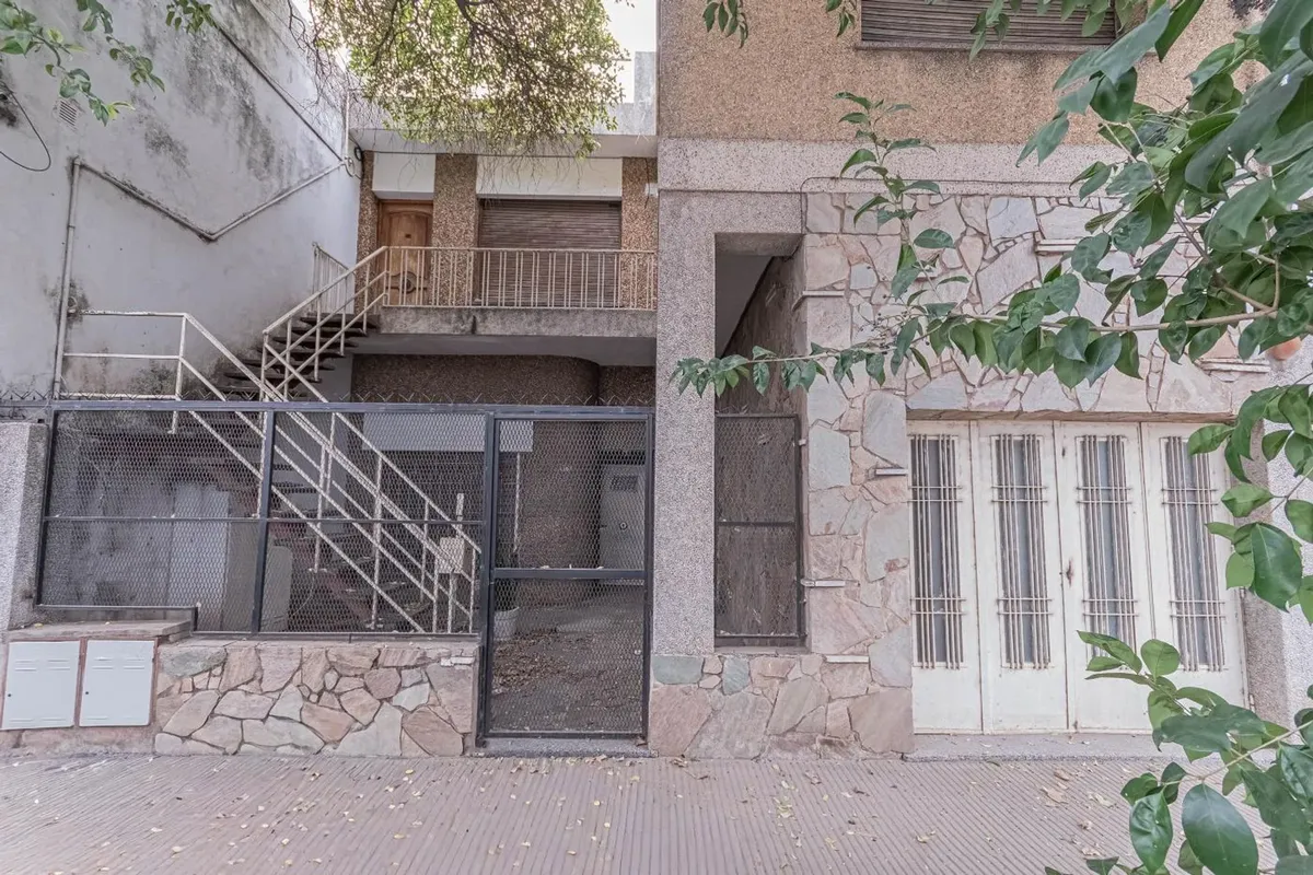 Sale of PH for Renovation in Bella Vista