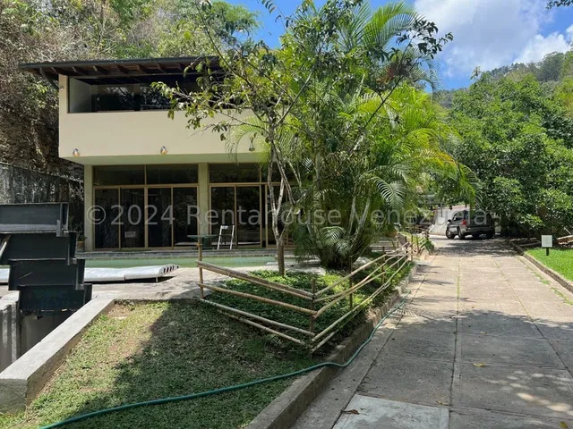 Se Vende Casa En Oripoto Mls #24-25090