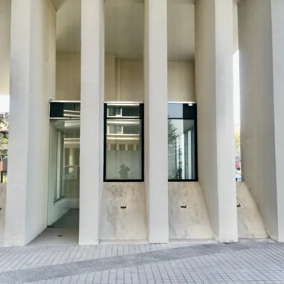 Hermoso Local Comercial Con Inmejorable Ubicación