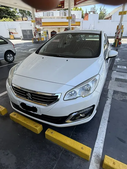 Peugeot 408 2.0 Allure 143cv