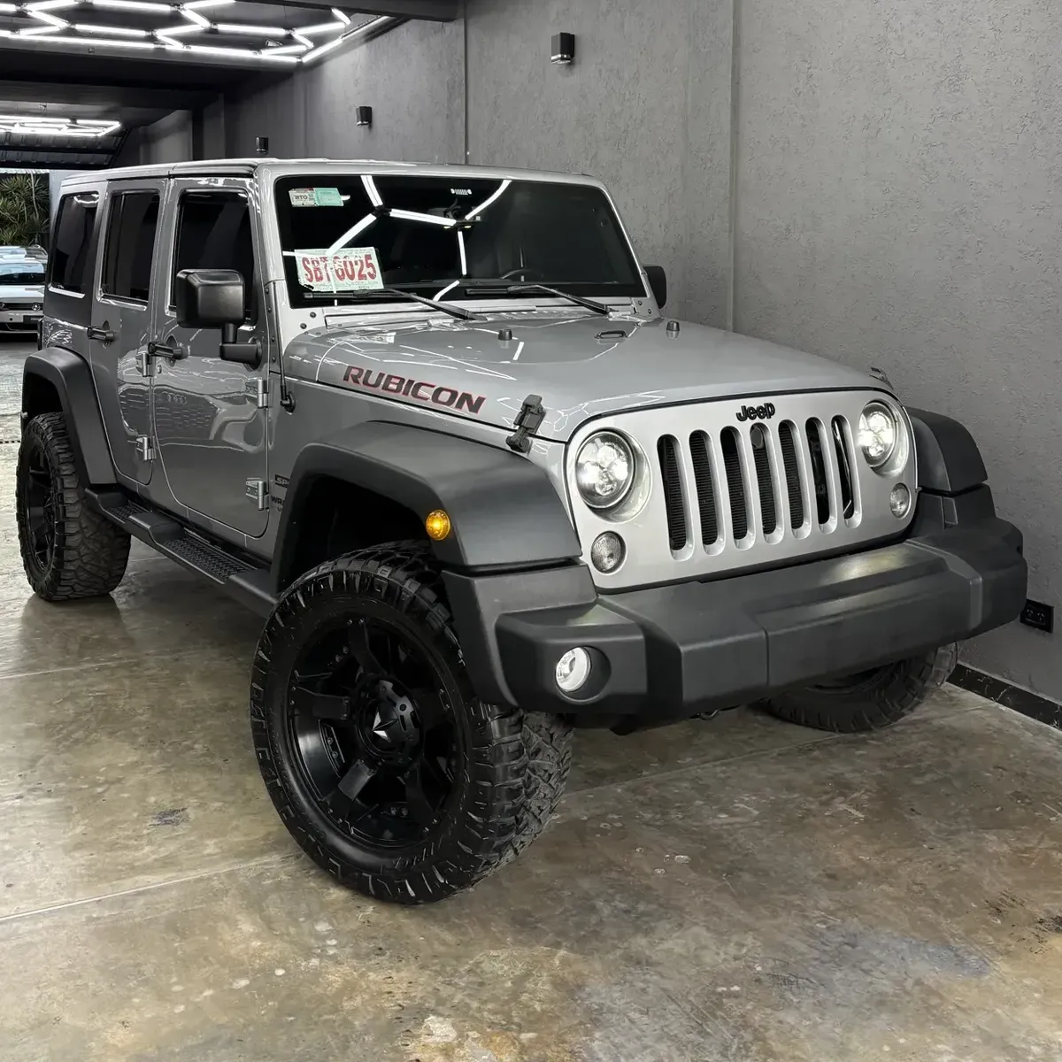 Jeep Wrangler 3.6 Rubicon 284 hp Manual Transmission
