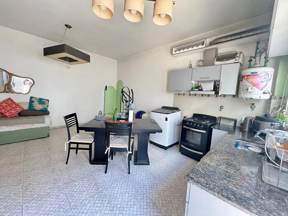 PH for Sale – 2 Bedrooms, Escalada, Lanús – Mortgage Available